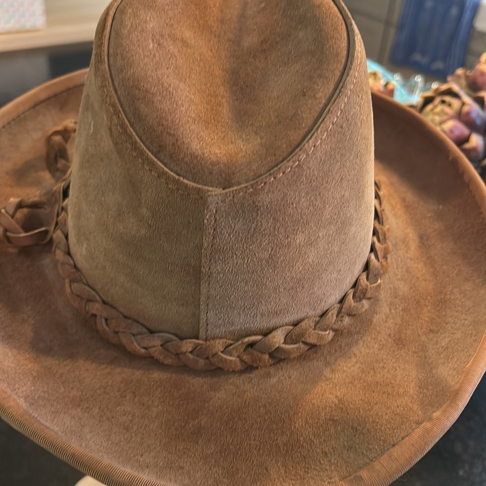 Stylish Brown Suede Women's Hat - Picture 4 of 6